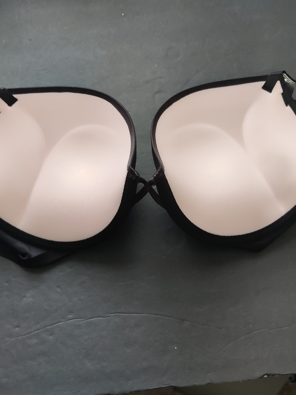 Victoria's Secret Bombshell Plunge Bra Size 36C NWOT - Picture 8 of 8